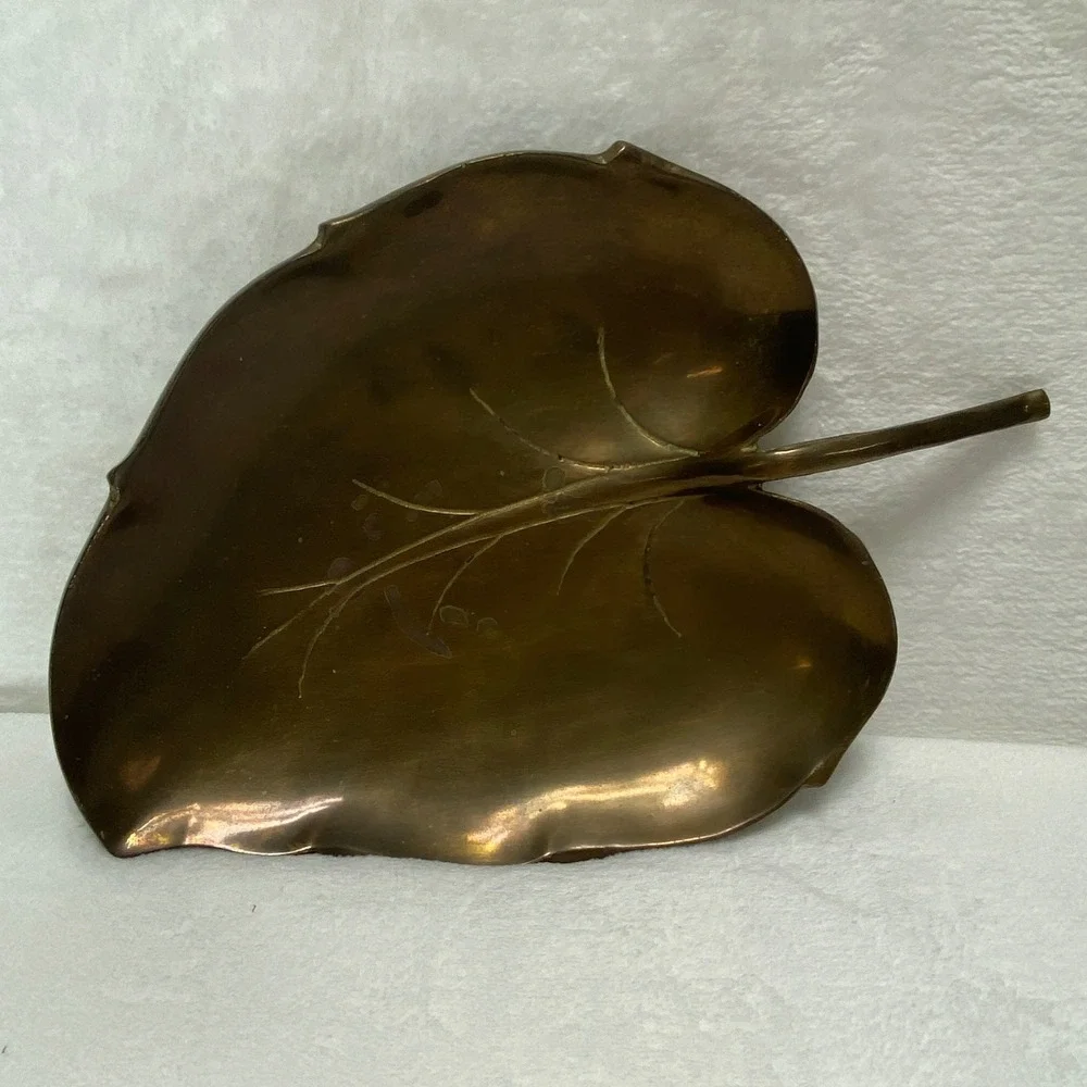 Vintage Large‎ Brass Leaf Trinket Dish Vanity Tray Decorative Collectible